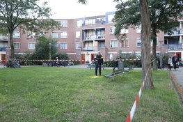 Kogel door glas van woning in Zuidoost