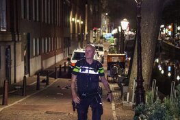 Zwaargewonde bij steekincident in binnenstad Amsterdam