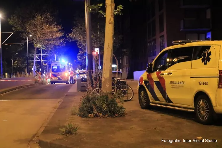 Persoon te water op IJburg