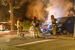 Drie auto&#39;s door brand verwoest in Oost