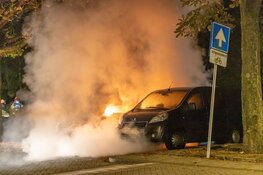 Drie auto&#39;s door brand verwoest in Oost