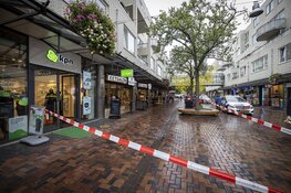 Omstanders overmeesteren overvaller op Bijlmerplein