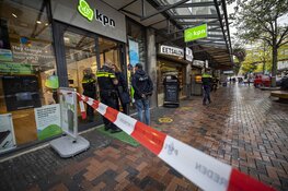 Omstanders overmeesteren overvaller op Bijlmerplein