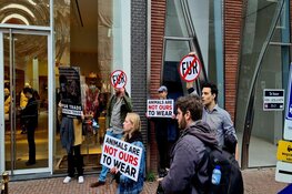 Demonstratie tegen bont in PC Hooftstraat