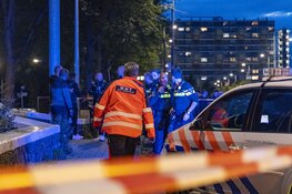 Man ernstig gewond na inslaan raam aan de Langswater in Amsterdam