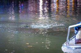 Auto te water langs Marnixstraat