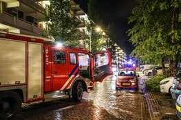 Woningbrand aan de Dekschuitstraat in Amsterdam-Noord