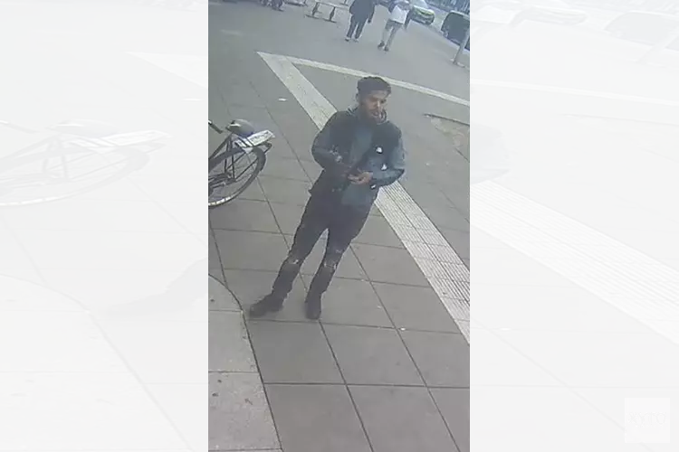 Gezocht: Pinnen met gestolen bankpas Slotermeerlaan