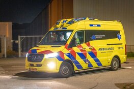 Auto te water in Westpoort