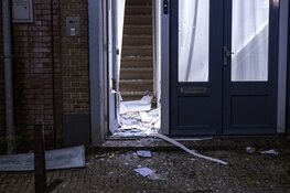 Veel schade bij explosie bij woning aan de Laurierstraat