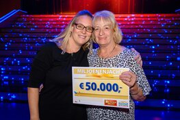 Gouden Bel levert Joyce uit Amsterdam 50.000 euro op bij tv-show Postcode Loterij Miljoenenjacht