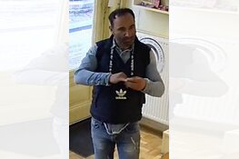 Gezocht - Wie is de man die hier op beeld diverse ringen steelt?