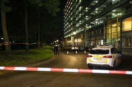 Woning beschoten in Amsterdam-Zuidoost, bewoners ongedeerd
