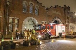 Plofkraak in complex De Hallen in Amsterdam