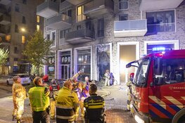 Woningen ontruimd na grote brand in horeca-gelegenheid in Amsterdam