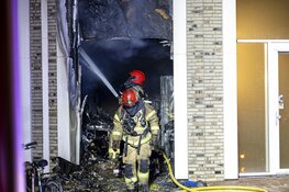 Woningen ontruimd na grote brand in horeca-gelegenheid in Amsterdam