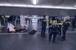 Twee gewonden bij schietpartij in stationshal Amsterdam CS