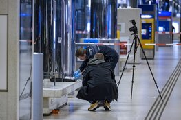 Twee gewonden bij schietpartij in stationshal Amsterdam CS