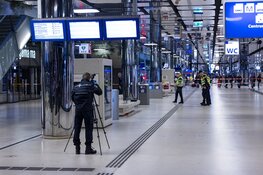 Twee gewonden bij schietpartij in stationshal Amsterdam CS