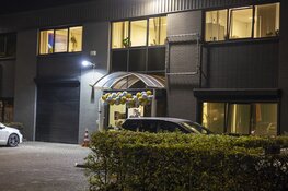 Auto geraakt bij schietpartij in Zuidoost