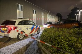 Auto geraakt bij schietpartij in Zuidoost
