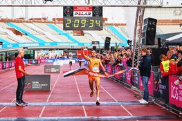 Almaz Ayana verpulvert parcoursrecord TCS Amsterdam Marathon