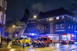 Grote brand in pand Amsterdam-Zuid, 100 Oekraïense vluchtelingen geëvacueerd