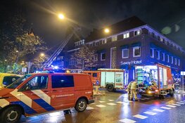 Grote brand in pand Amsterdam-Zuid, 100 Oekraïense vluchtelingen geëvacueerd