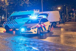 Bestelbus tegen taxi gereden op Willem de Zwijgerlaan