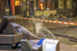 Fietser zwaargewond na aanrijding met lijnbus