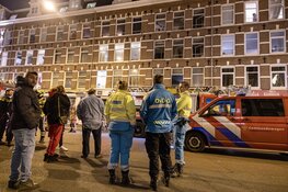 Brand in meterkast Albert Cuypstraat Amsterdam, zeven mensen ademen rook in
