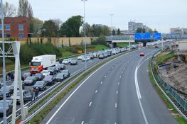 Schipholbrug in storing zorgt voor flinke file
