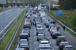 Schipholbrug in storing zorgt voor flinke file