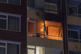 Grote brand in flat aan Jan Evertsenstraat in Amsterdam