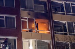 Grote brand in flat aan Jan Evertsenstraat in Amsterdam