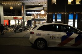 Overval op slijterij in Amsterdam, verdachte nog op de vlucht