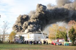 Zeer grote brand in Voetbalstraat Amsterdam