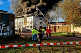 Zeer grote brand in Voetbalstraat Amsterdam