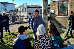 Halsema staat slachtoffers bij in de Riekerhaven