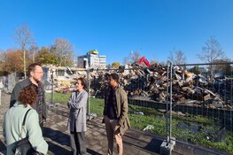 Halsema staat slachtoffers bij in de Riekerhaven