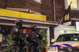 Politie-inval in woning Jan van Galenstraat