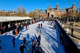 Volop vertier op ijsbaan Museumplein