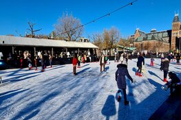 Volop vertier op ijsbaan Museumplein