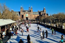 Volop vertier op ijsbaan Museumplein