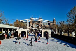 Volop vertier op ijsbaan Museumplein
