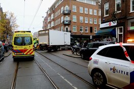 Vrachtwagen in botsing met fietser op de Amstelveenseweg