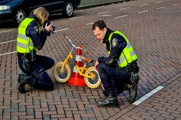 Klein meisje ernstig gewond na aanrijding, automobilist vlucht