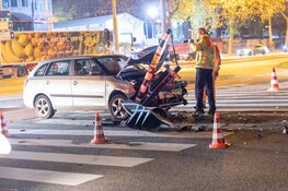 Automobilist tegen verkeerslicht gereden op S108