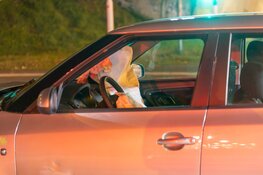 Automobilist tegen verkeerslicht gereden op S108