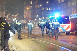 Feest en ongeregeldheden in Amsterdam na WK-winst Marokko